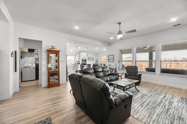 614 Creekview Lane, Lavon, TX 75173