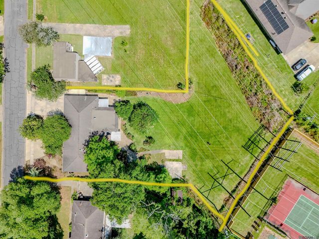 1025 Elizabeth Dr, Baton Rouge, LA 70815