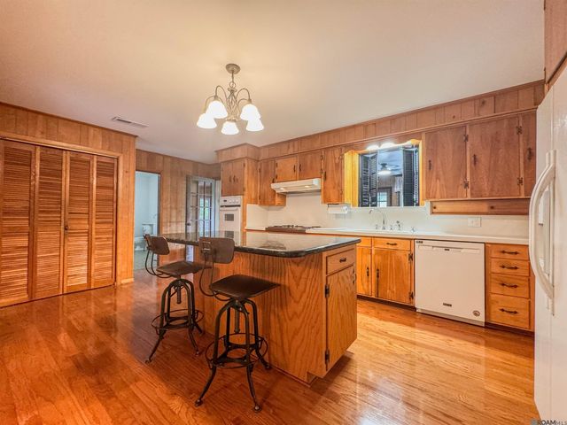1025 Elizabeth Dr, Baton Rouge, LA 70815