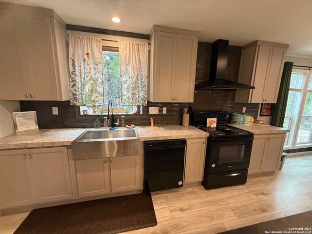 133 E Canyon Lake, Bandera, TX 78003