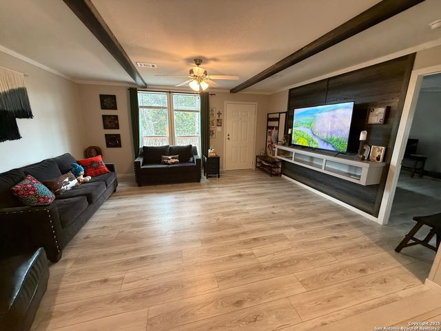 133 E Canyon Lake, Bandera, TX 78003