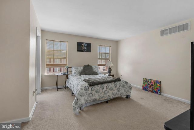 517 BOXWOOD LN, Woodbury, NJ 08096