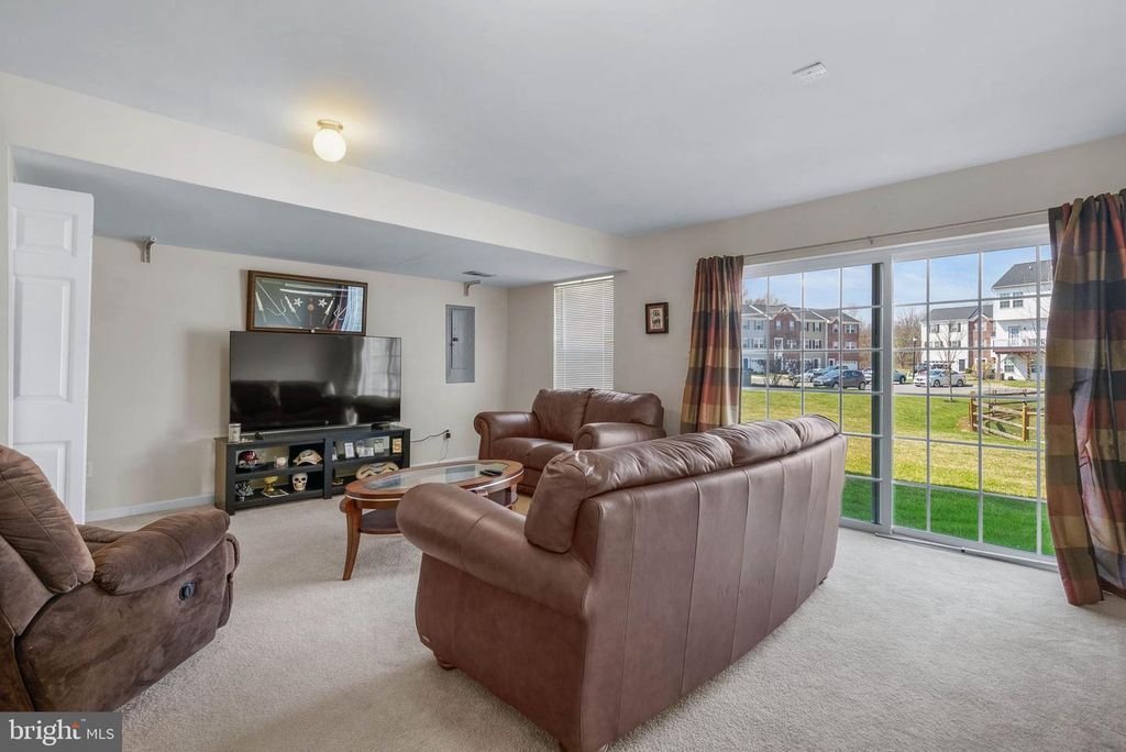 517 BOXWOOD LN, Woodbury, NJ 08096