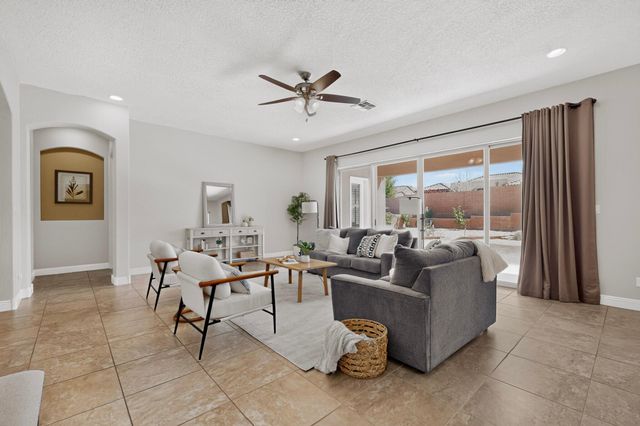 4707 Lluvia Encantada, Santa Fe, NM 87507