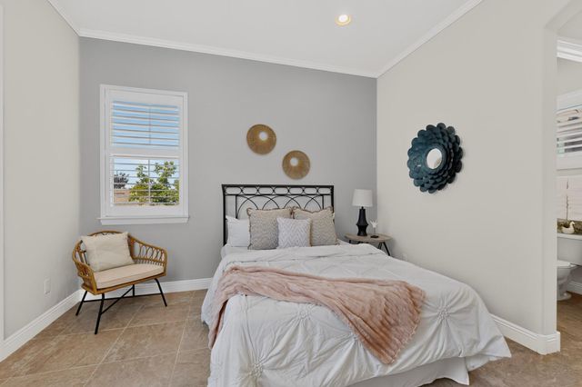 4707 Lluvia Encantada, Santa Fe, NM 87507
