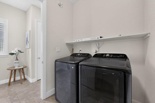 4707 Lluvia Encantada, Santa Fe, NM 87507