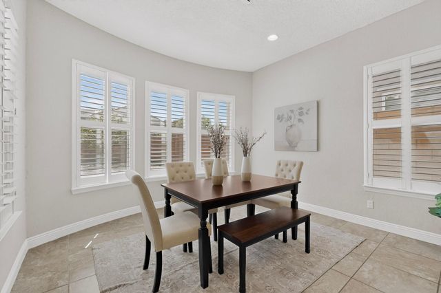 4707 Lluvia Encantada, Santa Fe, NM 87507