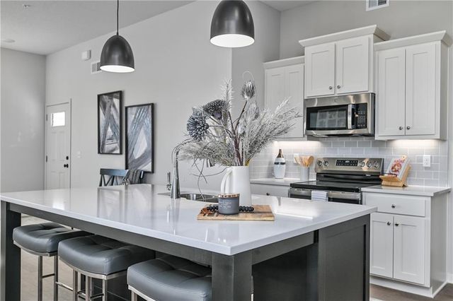 2255 W Dartmouth Street, Olathe, KS 66061