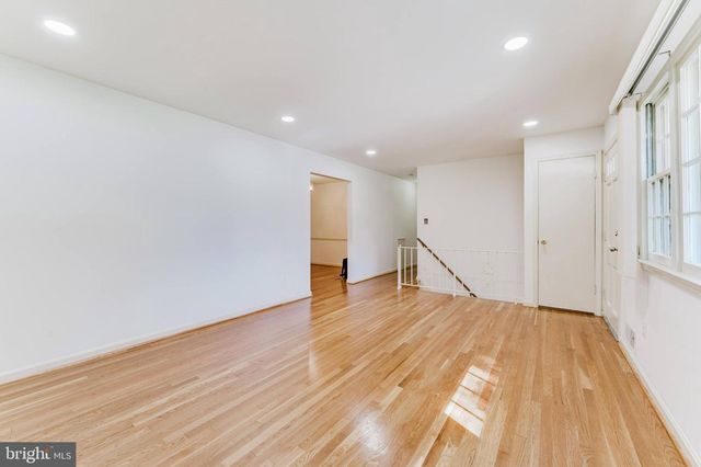 5683 RAVENEL LN, Springfield, VA 22151