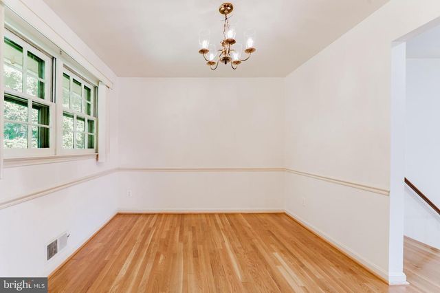 5683 RAVENEL LN, Springfield, VA 22151