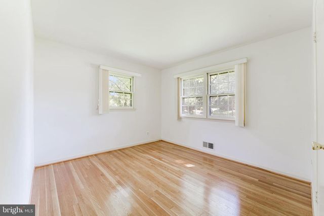 5683 RAVENEL LN, Springfield, VA 22151