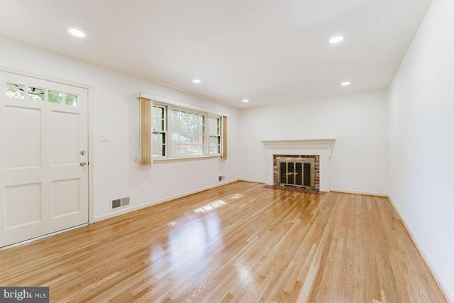 5683 RAVENEL LN, Springfield, VA 22151