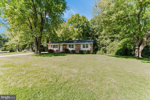 5683 RAVENEL LN, Springfield, VA 22151