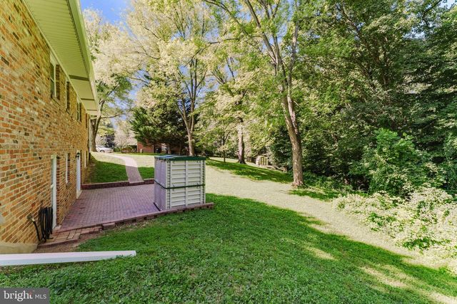 5683 RAVENEL LN, Springfield, VA 22151
