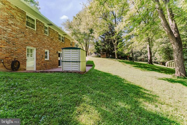 5683 RAVENEL LN, Springfield, VA 22151