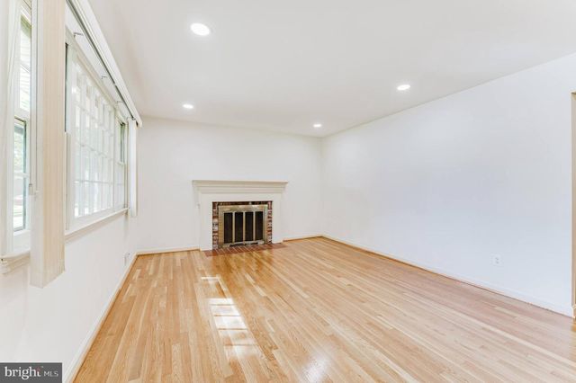 5683 RAVENEL LN, Springfield, VA 22151