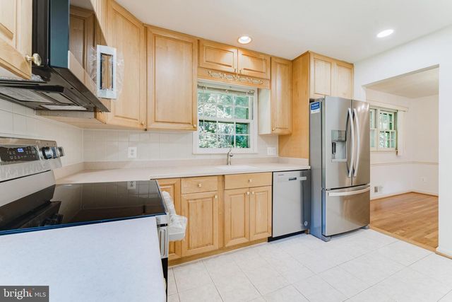 5683 RAVENEL LN, Springfield, VA 22151