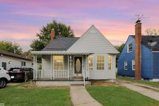 21833 Cushing Avenue, Eastpointe, MI 48021