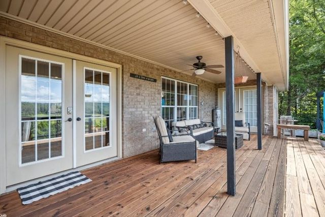 61 Bluff Rd, Hardy, AR 72542
