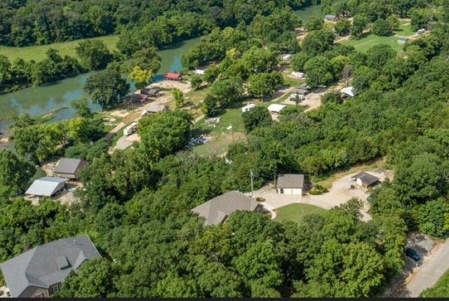 61 Bluff Rd, Hardy, AR 72542