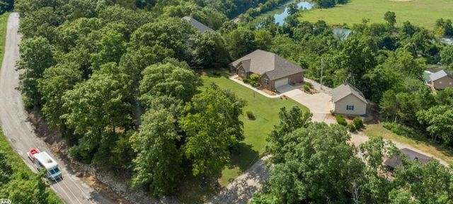 61 Bluff Rd, Hardy, AR 72542