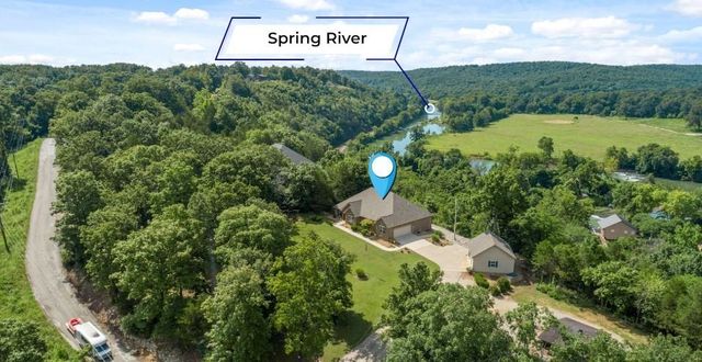 61 Bluff Rd, Hardy, AR 72542