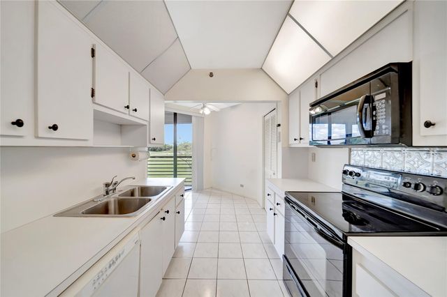 7200 Radice Ct 208, Lauderhill, FL 33319