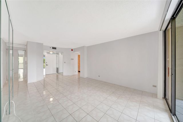 7200 Radice Ct 208, Lauderhill, FL 33319