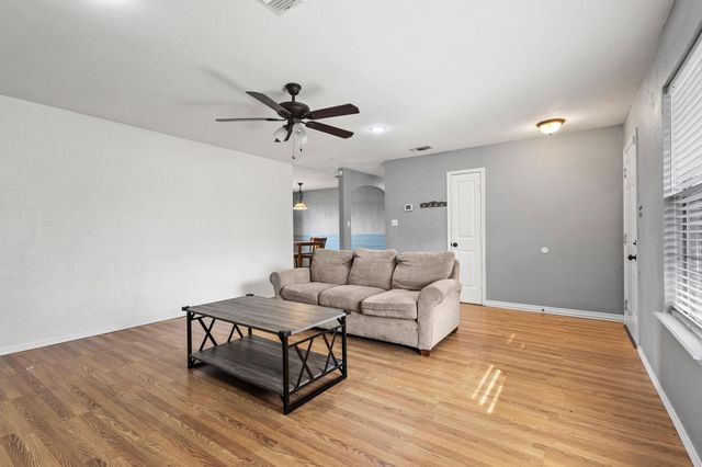 1223 Yowell Road, Whitesboro, TX 76273