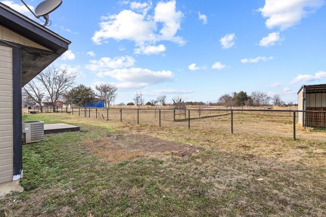 1223 Yowell Road, Whitesboro, TX 76273