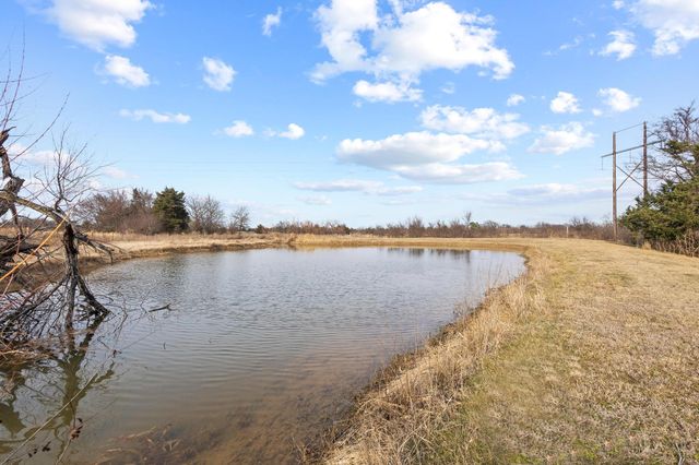 1223 Yowell Road, Whitesboro, TX 76273