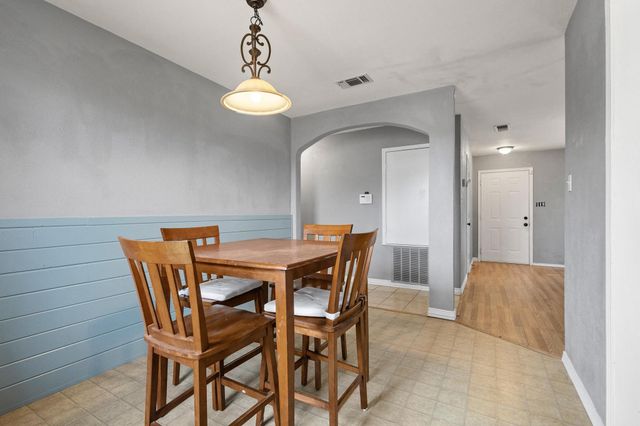 1223 Yowell Road, Whitesboro, TX 76273