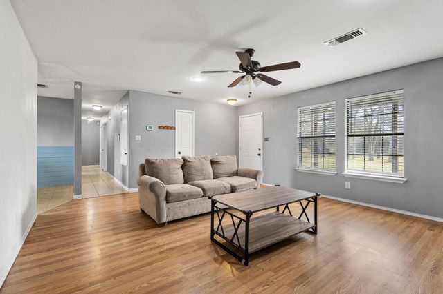 1223 Yowell Road, Whitesboro, TX 76273