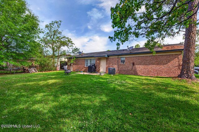 2702 E Angela Circle, Gulfport, MS 39503