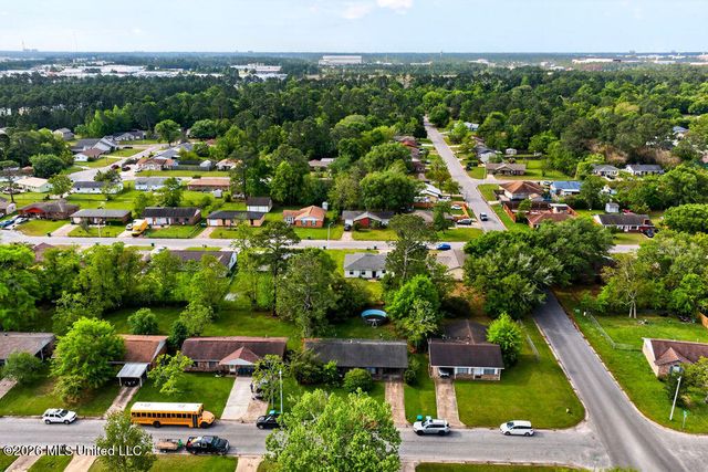 2702 E Angela Circle, Gulfport, MS 39503