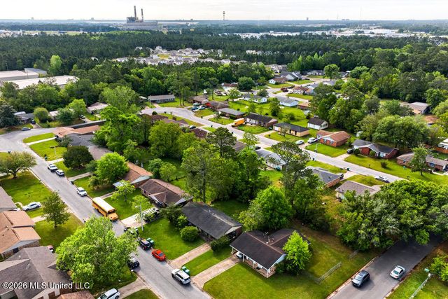 2702 E Angela Circle, Gulfport, MS 39503