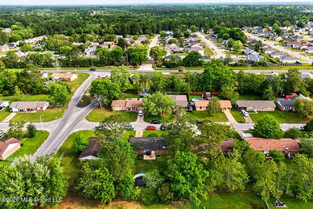 2702 E Angela Circle, Gulfport, MS 39503