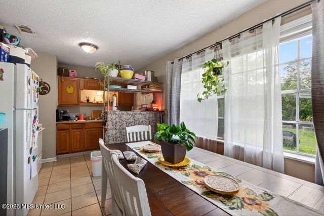 2702 E Angela Circle, Gulfport, MS 39503
