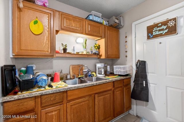 2702 E Angela Circle, Gulfport, MS 39503