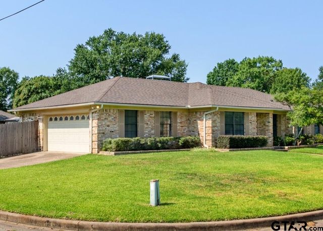 1302 Larkspur Lane, Tyler, TX 75703