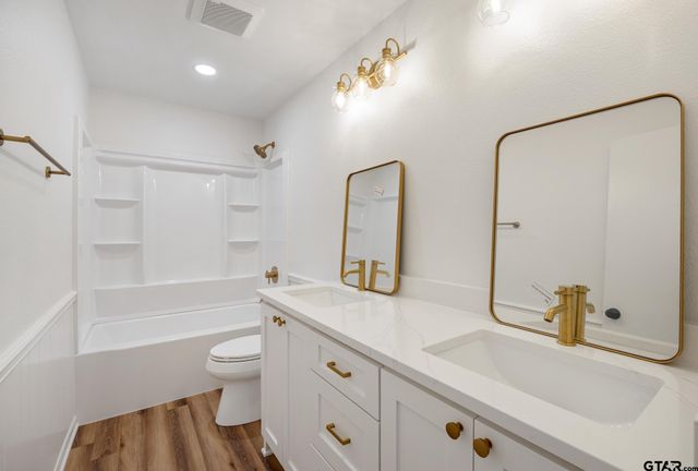1302 Larkspur Lane, Tyler, TX 75703