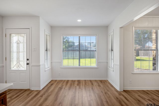 1302 Larkspur Lane, Tyler, TX 75703