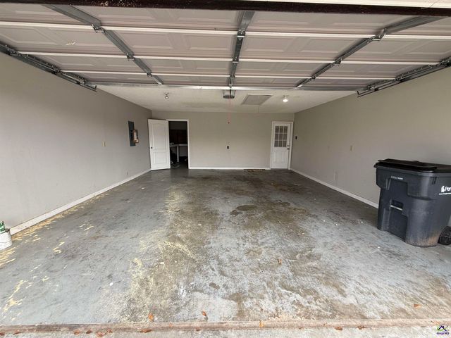 1418 Parkway Drive, Perry, GA 31069