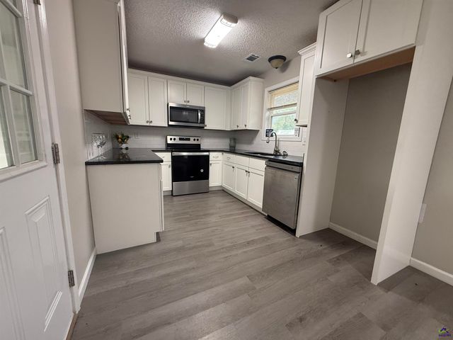 1418 Parkway Drive, Perry, GA 31069