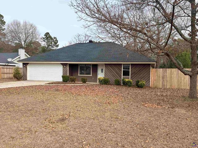 1418 Parkway Drive, Perry, GA 31069