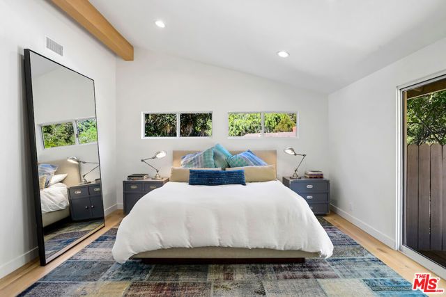 935 N Kenter Avenue, Los Angeles, CA 90049