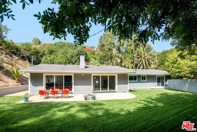 935 N Kenter Avenue, Los Angeles, CA 90049
