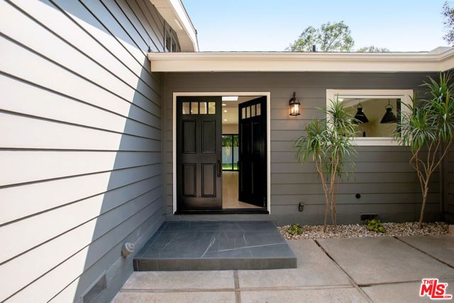 935 N Kenter Avenue, Los Angeles, CA 90049