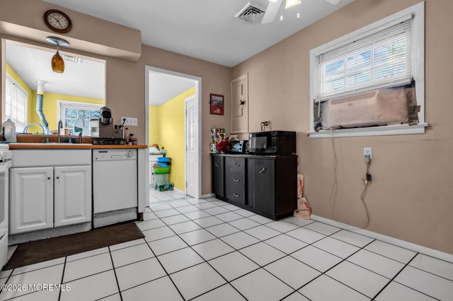 2 Castro Grove Drive, Toms River, NJ 08753