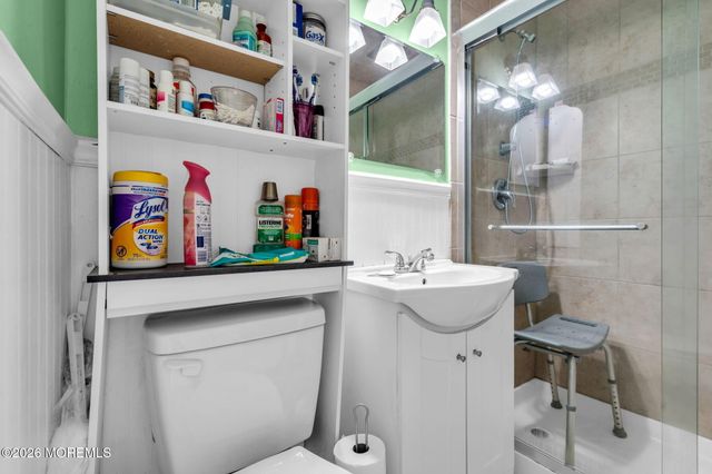 2 Castro Grove Drive, Toms River, NJ 08753